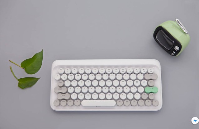 Four Seasons Retro Mechanical Keyboard