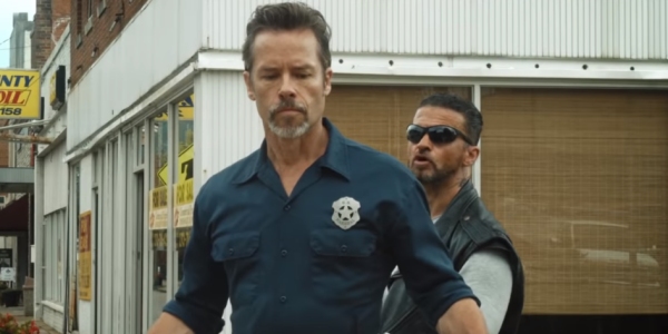 Disturbing The Peace Trailer Has Guy Pearce Taking On Outlaws As A Lone Gunman